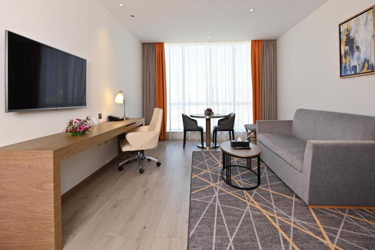 Clarion Hotel Jeddah Airport Esterno foto